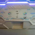 Mermaid Space Capsule אכסניה
