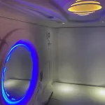אכסניה Mermaid Space Capsule