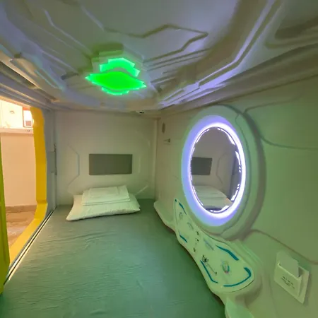 Mermaid Space Capsule Auberge de jeunesse Palerme