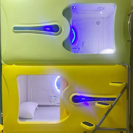 Auberge de jeunesse Mermaid Space Capsule Palerme