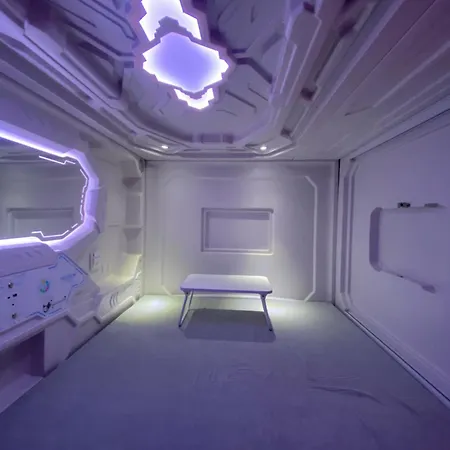 Hostel Mermaid Space Capsule