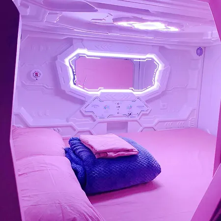 Hostel Mermaid Space Capsule