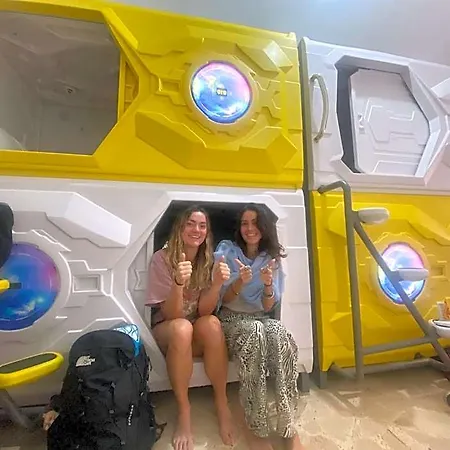 Hostel Mermaid Space Capsule *