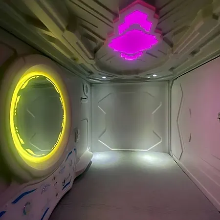 Hostel Mermaid Space Capsule