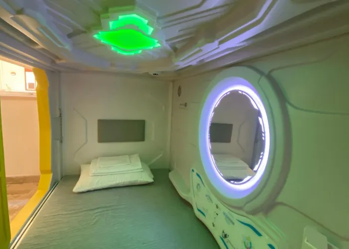 Mermaid Space Capsule Hostel Palermo