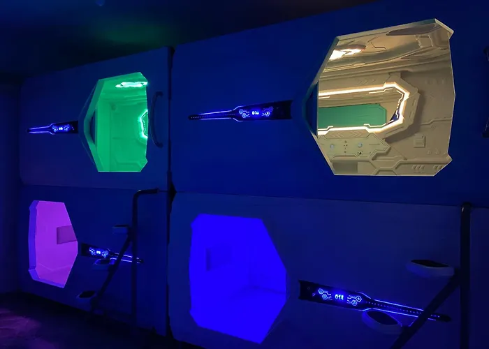 Hostel Mermaid Space Capsule *