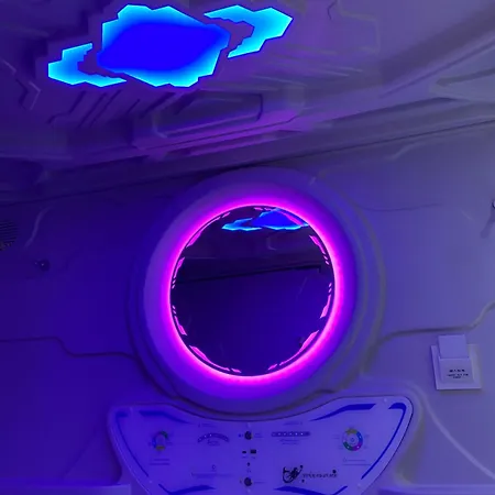 Hostel Mermaid Space Capsule *