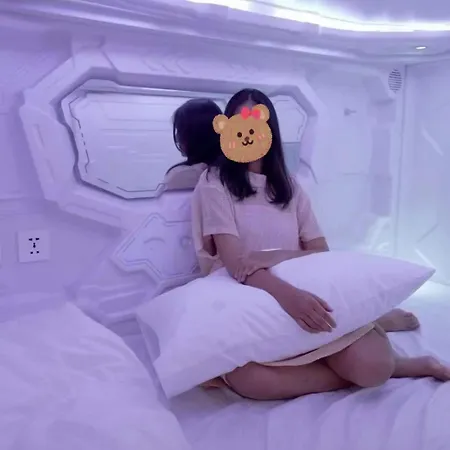 Mermaid Space Capsule ホステル パレルモ
